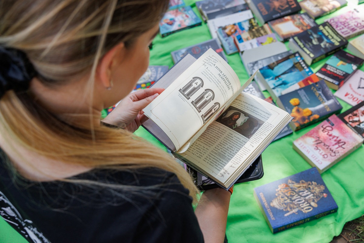 Nagy Vivien, Neonwave